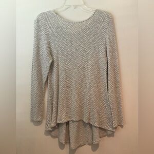 M Altar’d StateWomen's Gray Chevron Knit Sweater